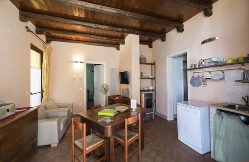 San Savino Apartamento | Apartamento en Marche con Piscina y BBQ