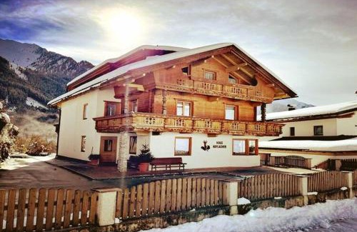Brandberg Apartamento | Apartment in Mayrhofen with a balcony
