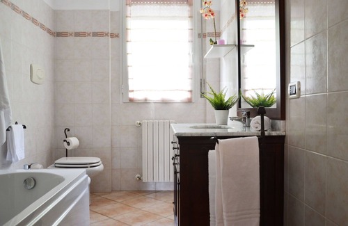 Travaco Siccomario Apartamento | Apartment in Pavia with 1 bedrooms sleeps 2