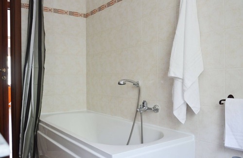 Travaco Siccomario Apartamento | Apartment in Pavia with 1 bedrooms sleeps 2