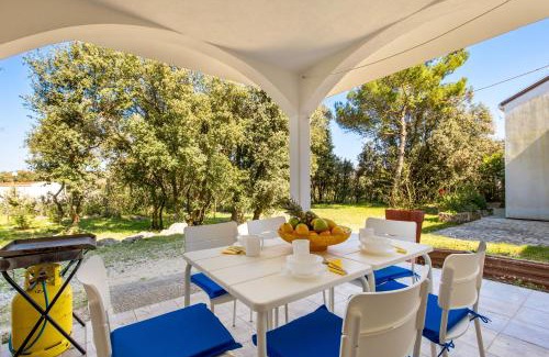 Nerezine Apartamento | Apartment in pinewood near the sea