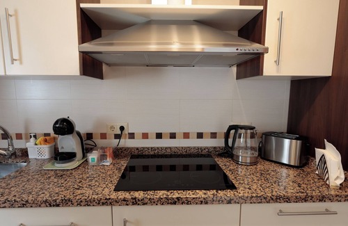 Barrio de la Vega Apartamento | Apartamento en zona tranquila entre la nieve y la playa, a 10 mín de la Alhambra