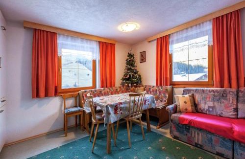 See Apartamento | Apartment in See near Ski Slopes
