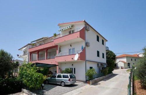 Seget Vranjica Apartamento | Apartment in Seget Vranjica with sea view, balcony, air conditioning, WiFi 5052-3