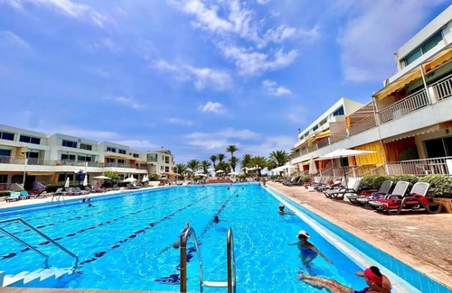 Jounieh Apartamento | Apartment in Solemar,pools,private beach,parking,generator & amenities are incl.