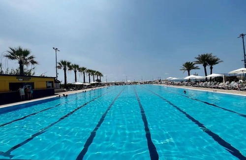 Jounieh Apartamento | Apartment in Solemar,pools,private beach,parking,generator & amenities are incl.