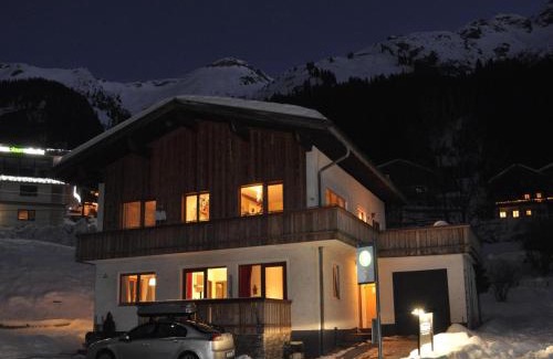 Steeg Apartamento | Apartment in Steeg in a beautiful setting