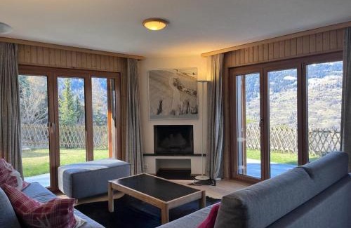 Nendaz Apartamento | Apartment in Switzerland with Private Balcony