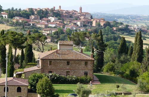 Torrita di Siena Apartamento | Apartamento en el 1er piso con un balcón romántico y una vista encantadora.