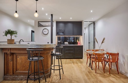 Quartier du Faubourg-Montmartre Apartamento | Apartment in the Center of Paris by Studioprestige
