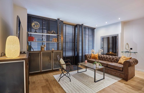 Quartier du Faubourg-Montmartre Apartamento | Apartment in the Center of Paris by Studioprestige