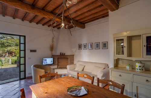 Laterina Apartamento | Apartment in the countryside of Arezzo with proven terrace, pool and on-site bar/restaurant