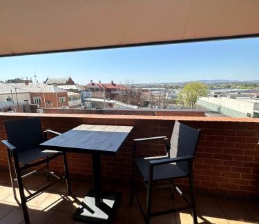 Bathurst Apartamento | Apartment in the Heart of Bathurst Walk Everywhere