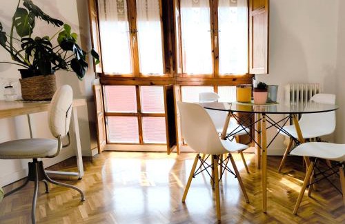 Centro histórico de León Apartamento | Apartment in the old town