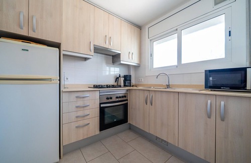 Torredembarra Apartamento | Apartamento en Torredembarra: 2 hab, aire acondicionado, WiFi, aparcamiento, frente al mar