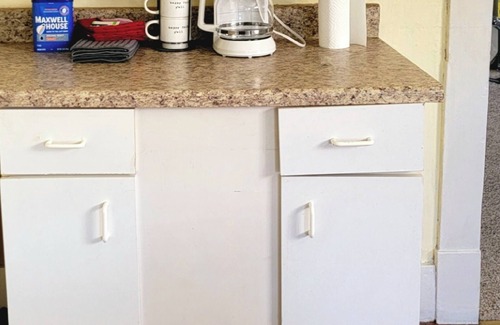Uniontown Apartamento | Apartment in town, just minutes to Ohiopyle, Laurel Cavern and Nemacolin.