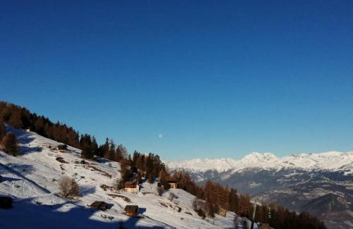 Nendaz Apartamento | Apartment in Veysonnaz with balcony