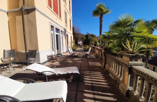 Vignone Apartamento | Apartment in Vignone Villa Setting