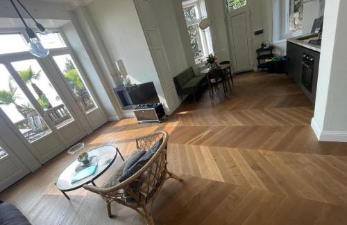 Vignone Apartamento | Apartment in Vignone Villa Setting