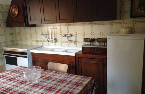 Ragalna Apartamento | APARTAMENTO EN VILLA GIOVANNA está equipada para todas sus necesidades.
