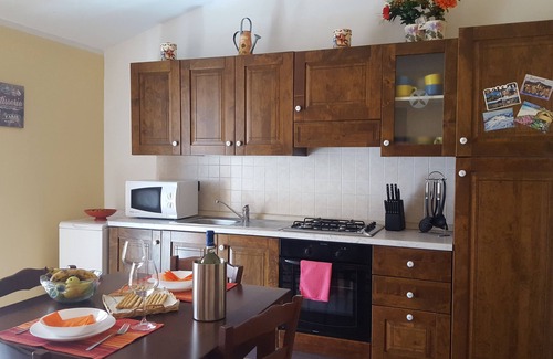 Imperia Villa | Apartamento en villa con piscina, jardín, amplia terraza, Wifi gratuito.