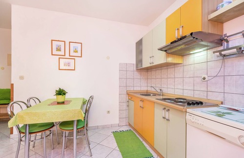Vinkuran Apartamento | Apartamento en Vinkuran con Terraza Jardín