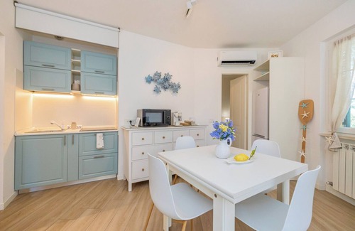 Finale Ligure Apartamento | Apartamento "Isabel Beach and Bike" con jardín privado y Wi-Fi