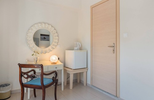 Massouri Apartamento | Apartamento 'Ismini Side Sea View' con jardín compartido, Wi-Fi y aire acondicionado.