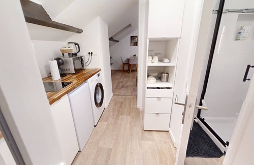 Le Mee-sur-Seine Apartamento | Apartment 'Isolé Calme Bord De Seine Jardin' with Balcony and Wi-Fi
