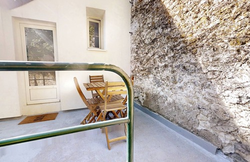 Le Mee-sur-Seine Apartamento | Apartment 'Isolé Calme Bord De Seine Jardin' with Balcony and Wi-Fi