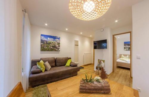San Leonardo in Passiria Apartamento | Apartments Hubertus - central St Leonhard - free parking - Netflix - PasseiertalCard included - hiking and biking from doorstep