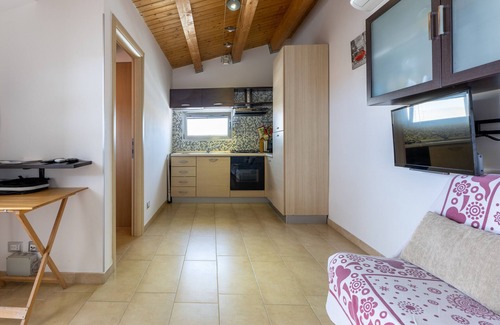 Punta Secca Apartamento | Apartamento 'Appartamento Sole' con vistas al mar, Wi-Fi y aire acondicionado