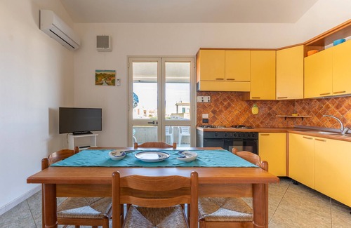 Casuzze Apartamento | Apartamento 'Vista Mare' con vistas al mar, Wi-Fi y aire acondicionado