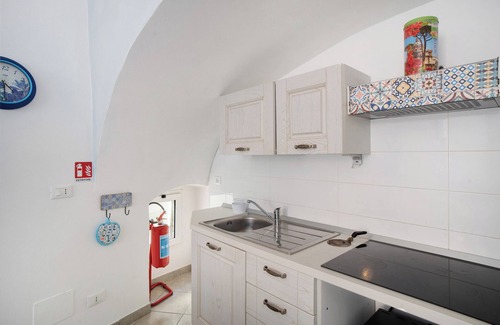 Santo Stefano al Mare Apartamento | Apartamento 'Iris' con terraza compartida y aire acondicionado