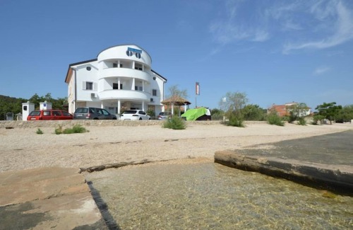 Raslina Apartamento | Apartamento Ivana by Interhome