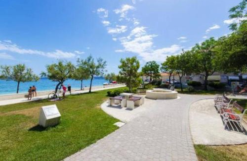 Kastel Stari Apartamento | Apartment Ivana with pool and parking