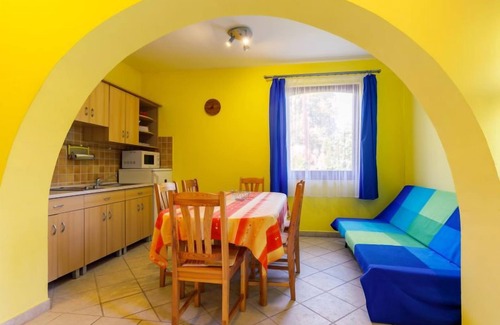 Balatonszarszo Apartamento | Apartamento Jókai by Interhome