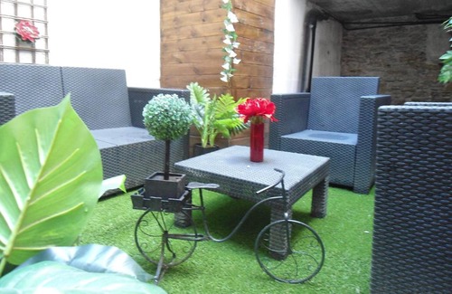Decre-Cathedrale Apartamento | Apartment Jardin en Ville by Interhome