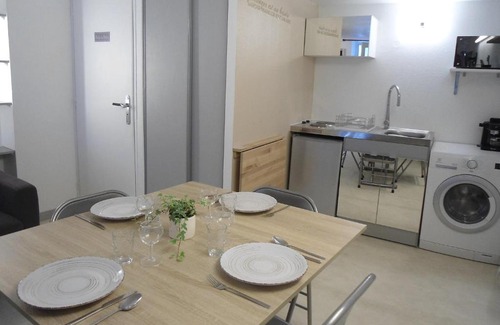 Decre-Cathedrale Apartamento | Apartment Jardin en Ville by Interhome