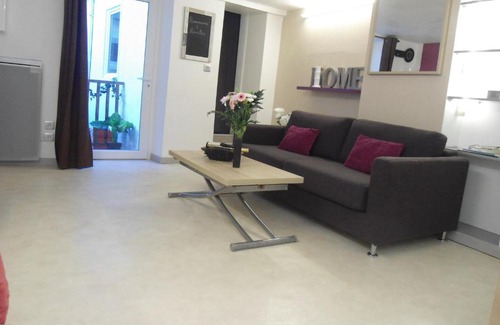 Decre-Cathedrale Apartamento | Apartment Jardin en Ville by Interhome