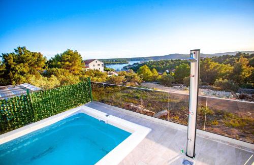 Cove Makarac (Milna) Apartamento | Apartment Jerry with private pool