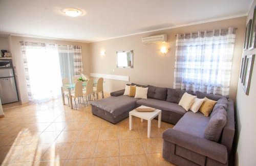 Cove Makarac (Milna) Apartamento | Apartment Jerry with private pool