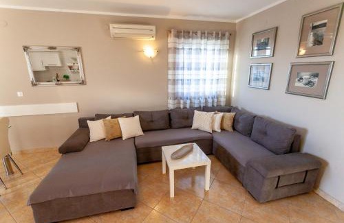 Cove Makarac (Milna) Apartamento | Apartment Jerry with private pool
