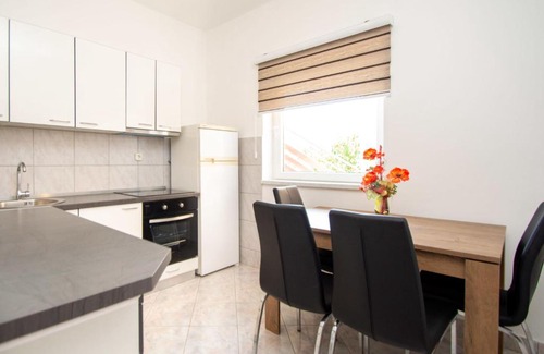 Vodice Apartamento | Apartment Josipa by Interhome