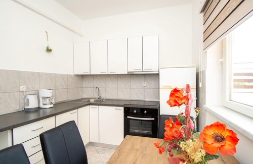 Vodice Apartamento | Apartment Josipa by Interhome