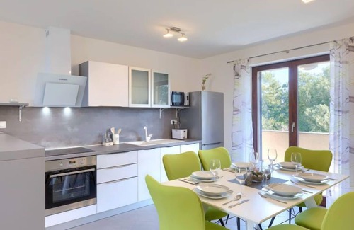 Banjole Apartamento | Apartamento Joy by Interhome
