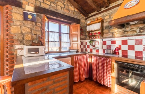 Villacarriedo Apartamento | Apartamento 'Juntana 2' con vistas a la montaña, terraza compartida y Wi-Fi