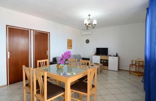 Prigradica Apartamento | Apartment Jure by Interhome