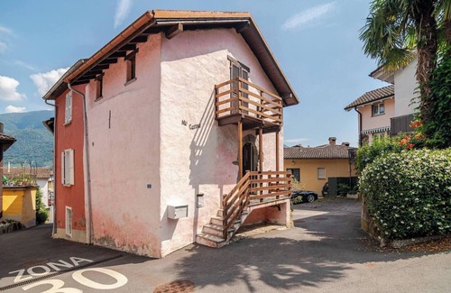 Quartino Apartamento | Apartment just minutes from the lake.