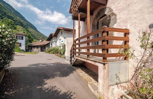Quartino Apartamento | Apartment just minutes from the lake.